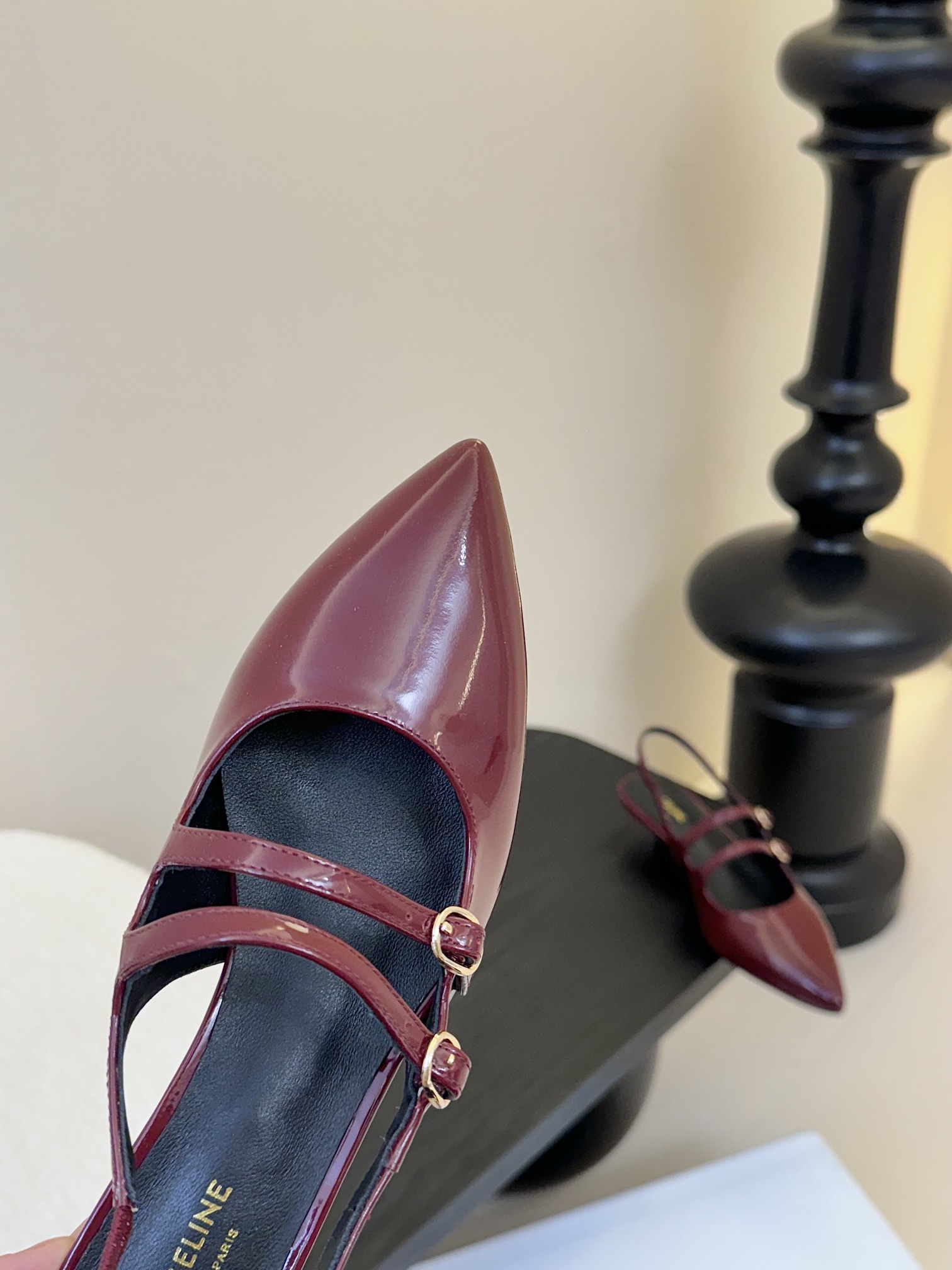 셀린느 25SS 오픈 버건디 유광 레더 샌들 상세 이미지 7