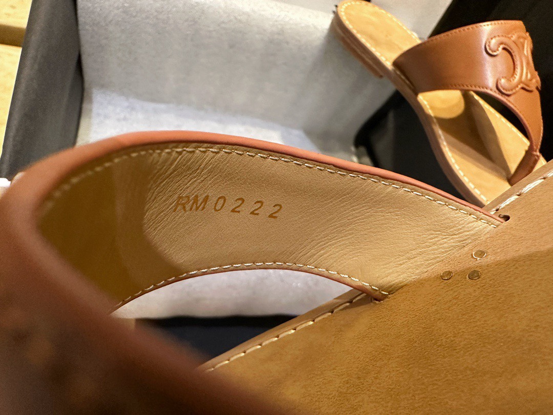 셀린느 22FW 탄 트리오페 플랫 통 플립플랍 샌들 상세 이미지 6