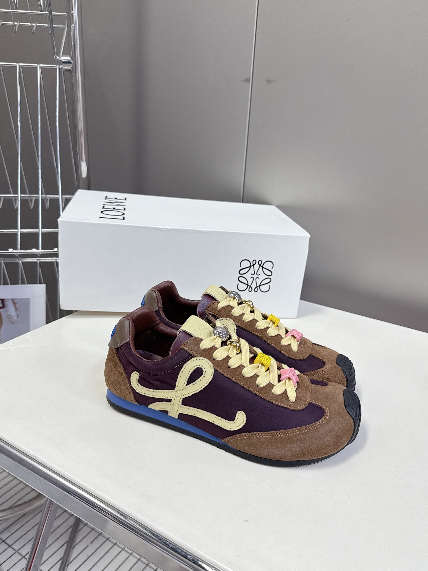 로에베 발레 러너 2.0 스웨이드 스니커즈 브라운 상세 이미지 1