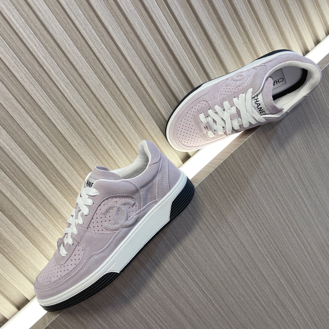 샤넬 카프스킨 & 라이트 핑크 스니커즈 상세 이미지 2