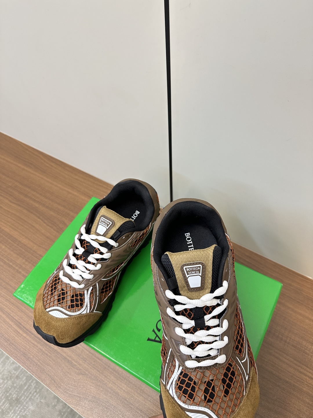 보테가베네타 오르빗 스니커즈 브라운 상세 이미지 4