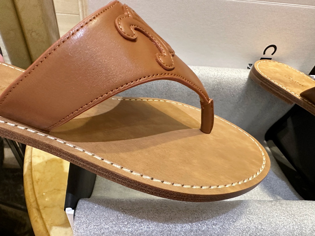 셀린느 22FW 탄 트리오페 플랫 통 플립플랍 샌들 상세 이미지 2