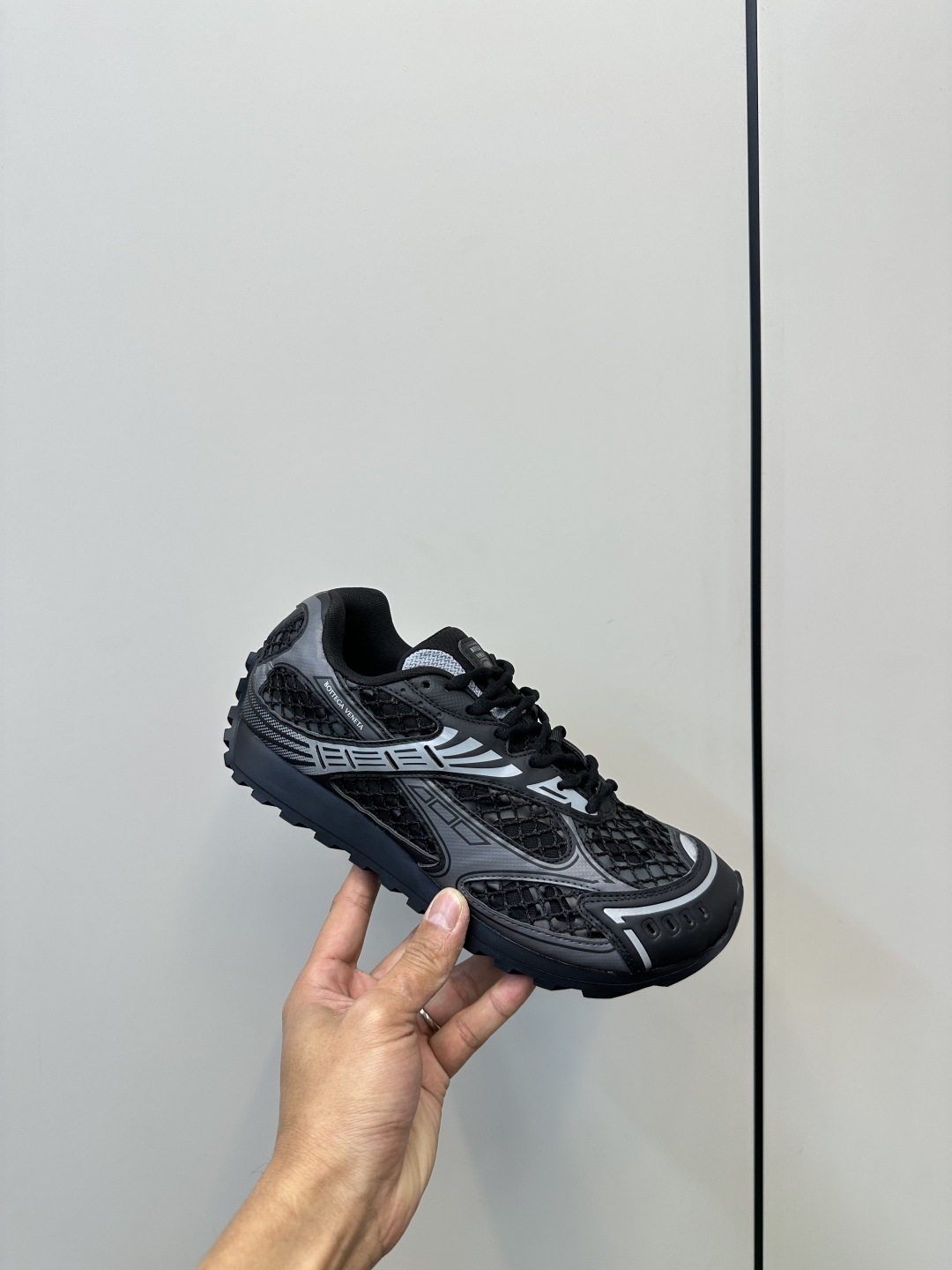 보테가베네타 오르빗 스니커즈 블랙 상세 이미지 1