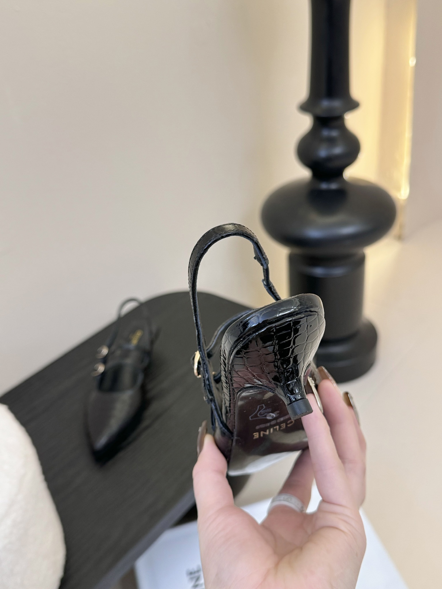 셀린느 25SS 오픈 무광 레더 샌들 상세 이미지 7