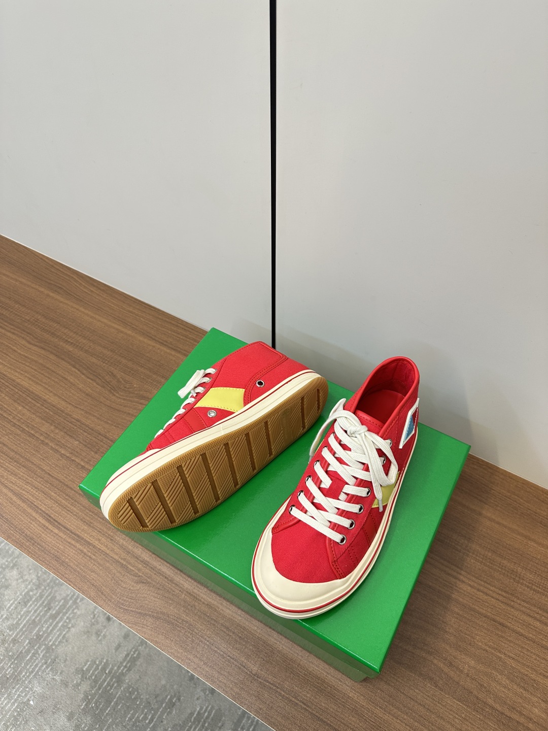 보테가베네타 엘리엇 스니커즈 레드 상세 이미지 3