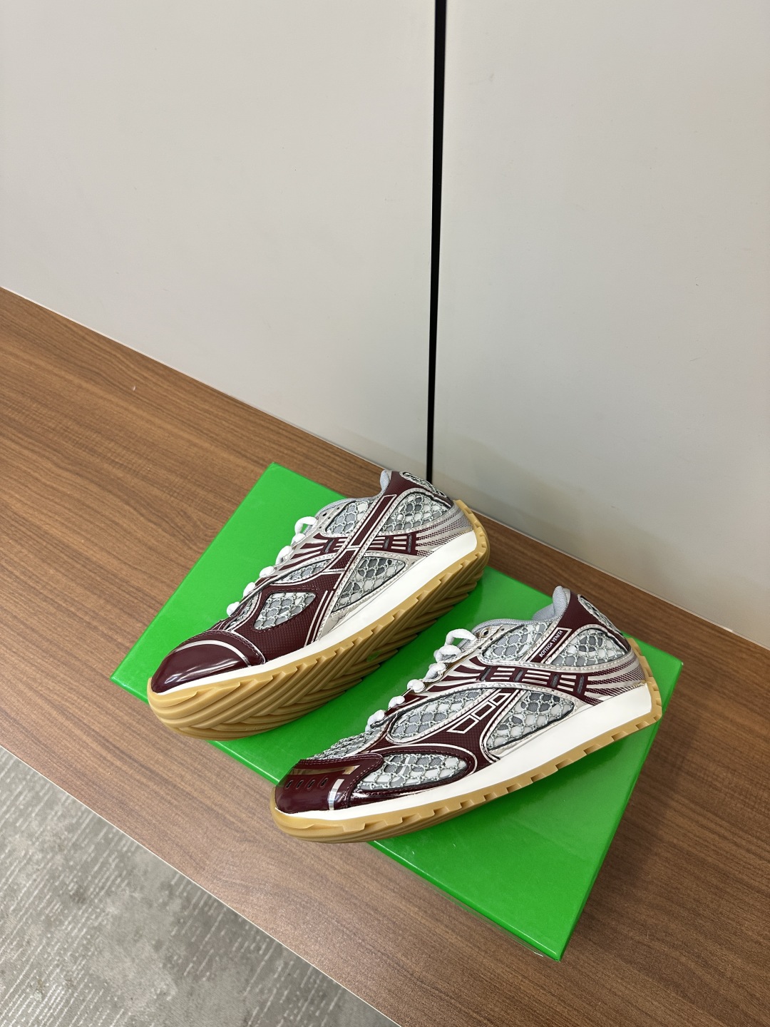 보테가베네타 오르빗 스니커즈 버건디 상세 이미지 3