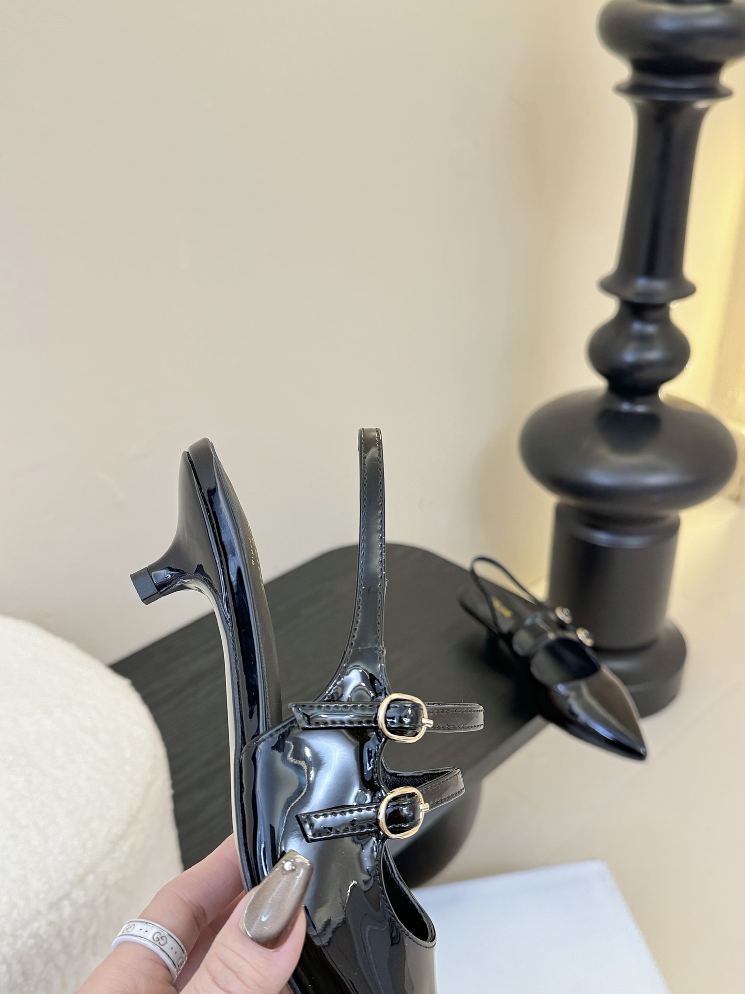 셀린느 25SS 오픈 유광 레더 샌들 상세 이미지 9