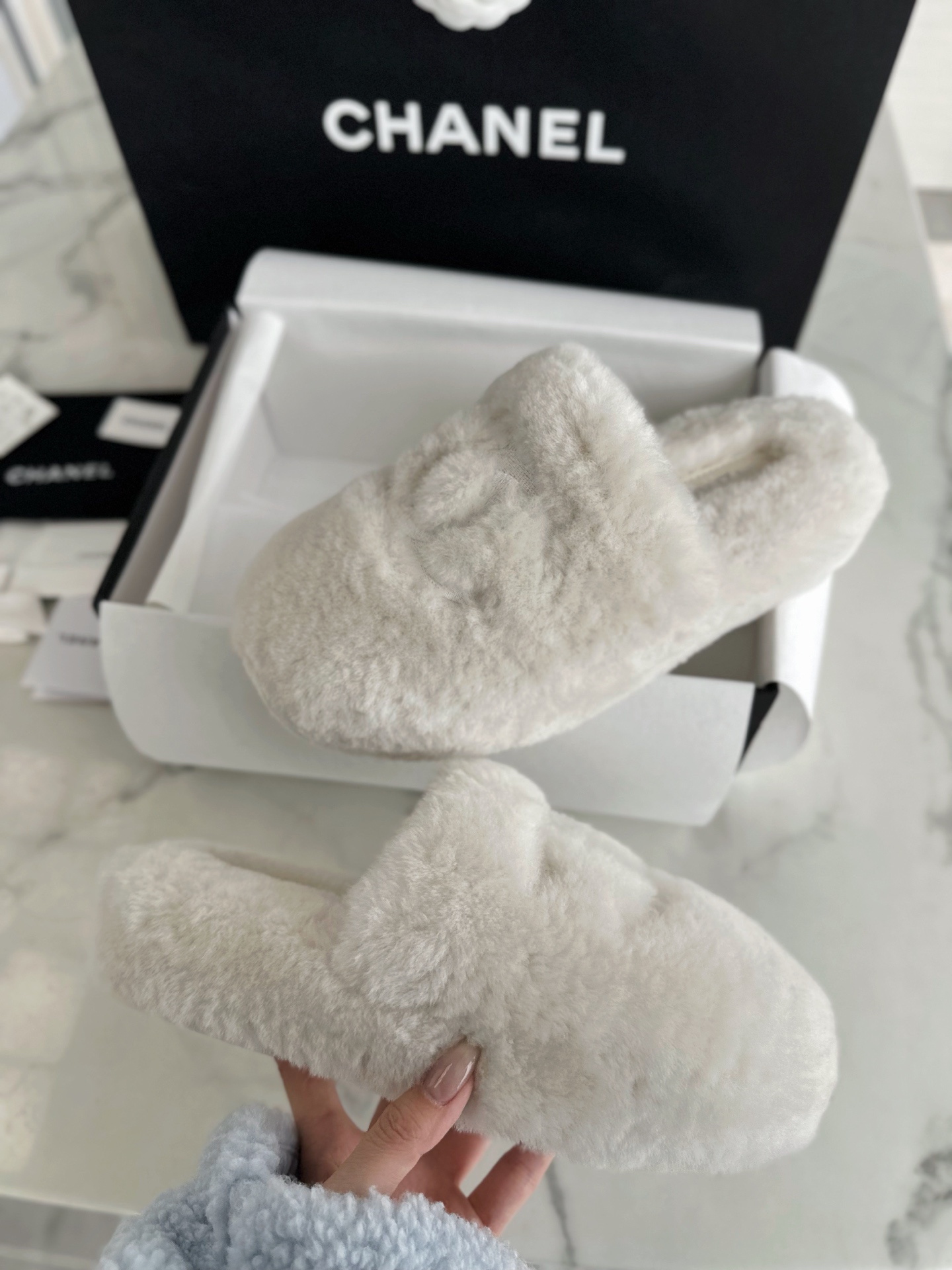 샤넬 시어링 테디 슬리퍼 화이트 상세 이미지 3