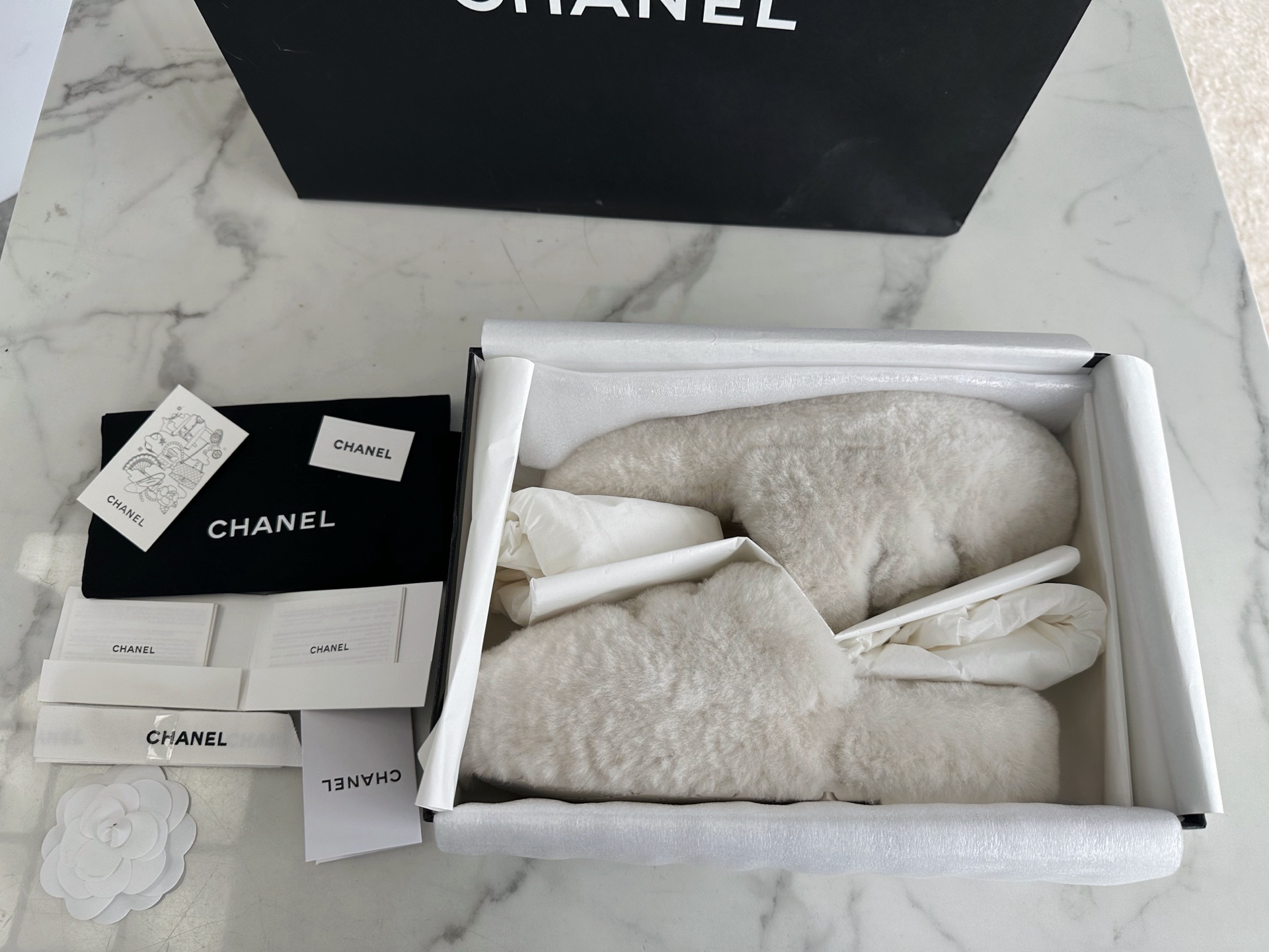 샤넬 시어링 테디 슬리퍼 화이트 상세 이미지 7