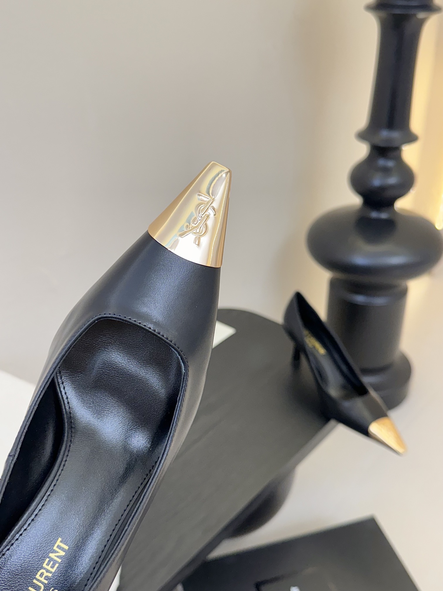 생로랑 슬링백 펌프스 스무스 가죽 상세 이미지 5