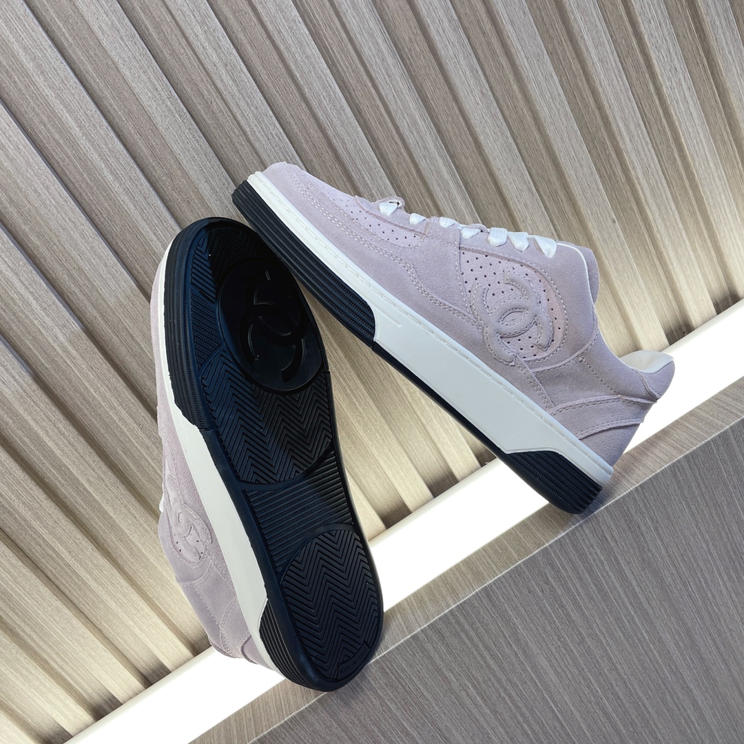 샤넬 카프스킨 & 라이트 핑크 스니커즈 상세 이미지 3