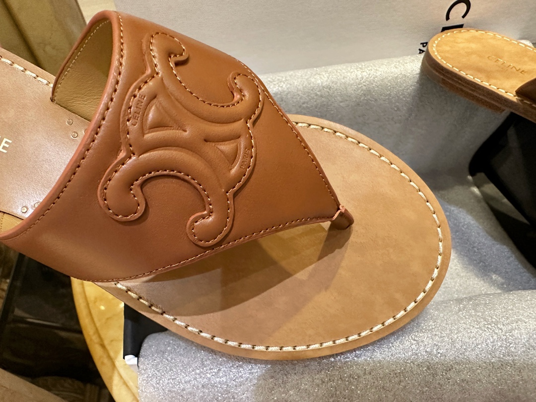 셀린느 22FW 탄 트리오페 플랫 통 플립플랍 샌들 상세 이미지 1