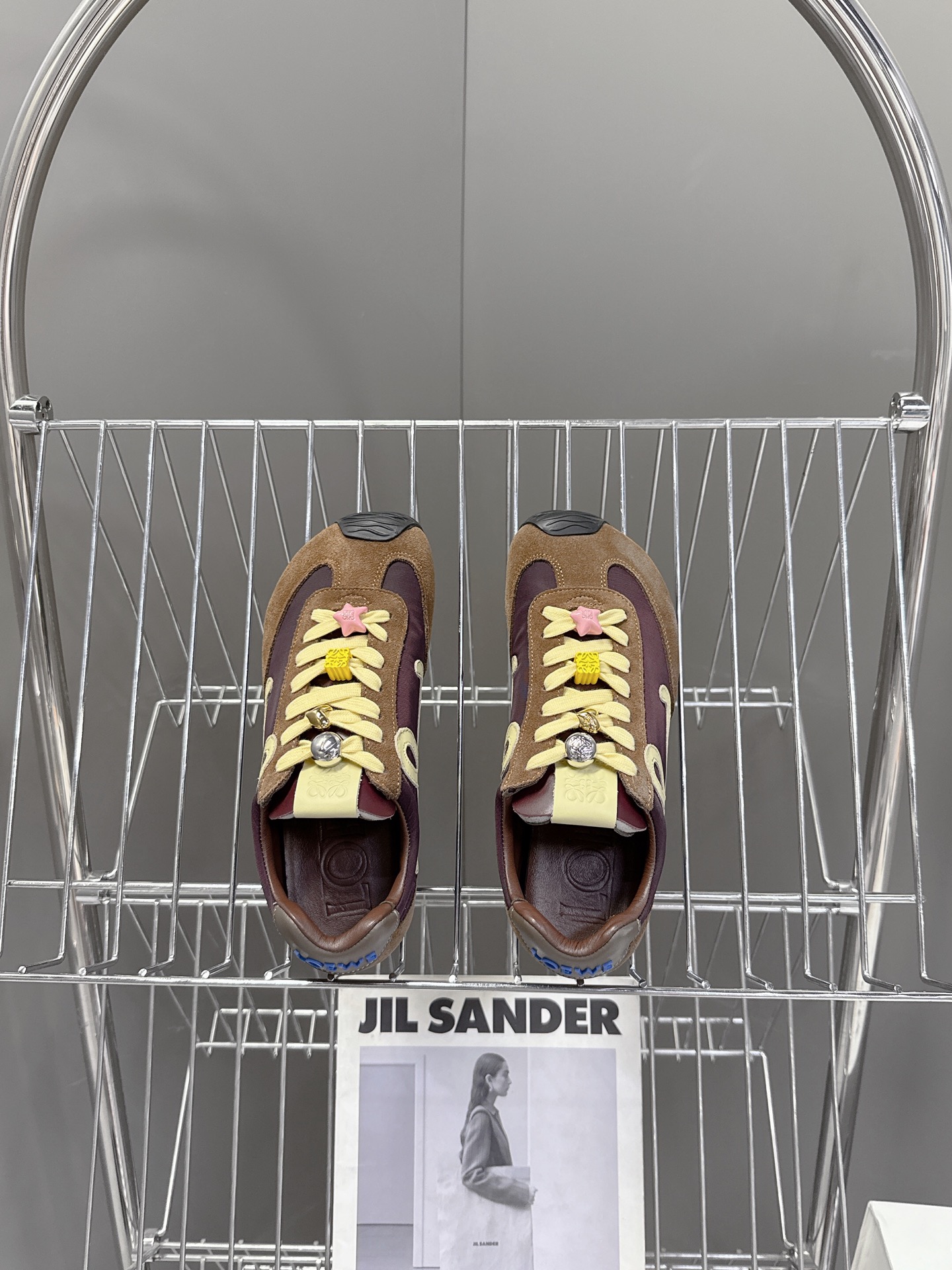 로에베 발레 러너 2.0 스웨이드 스니커즈 브라운 상세 이미지 5