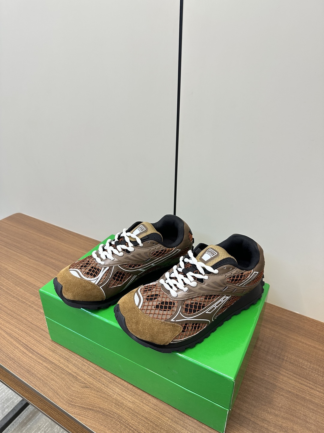 보테가베네타 오르빗 스니커즈 브라운 상세 이미지 8