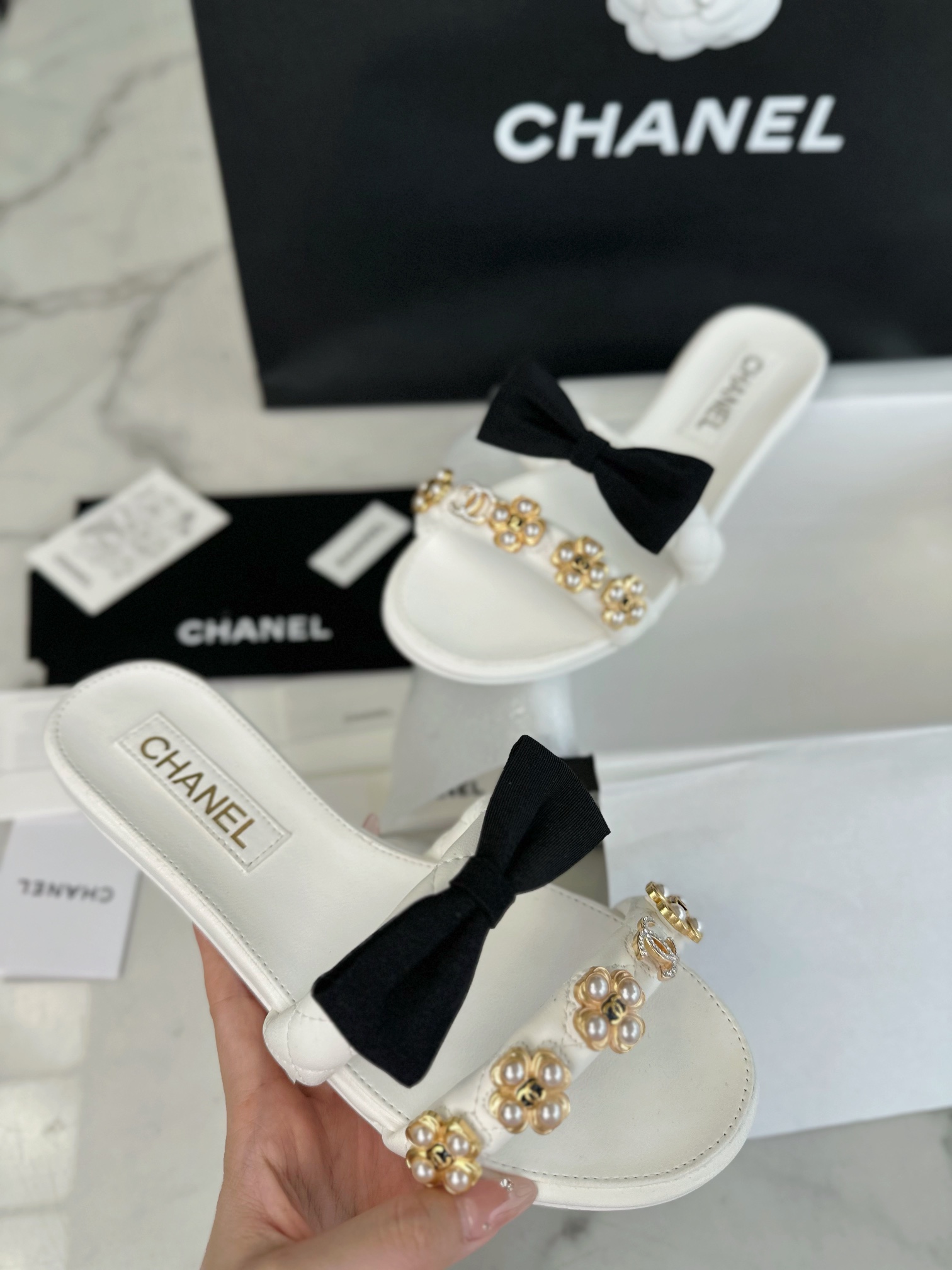 샤넬 에스파듀 벨크로 샌들 뮬 슬링백 화이트 상세 이미지 4