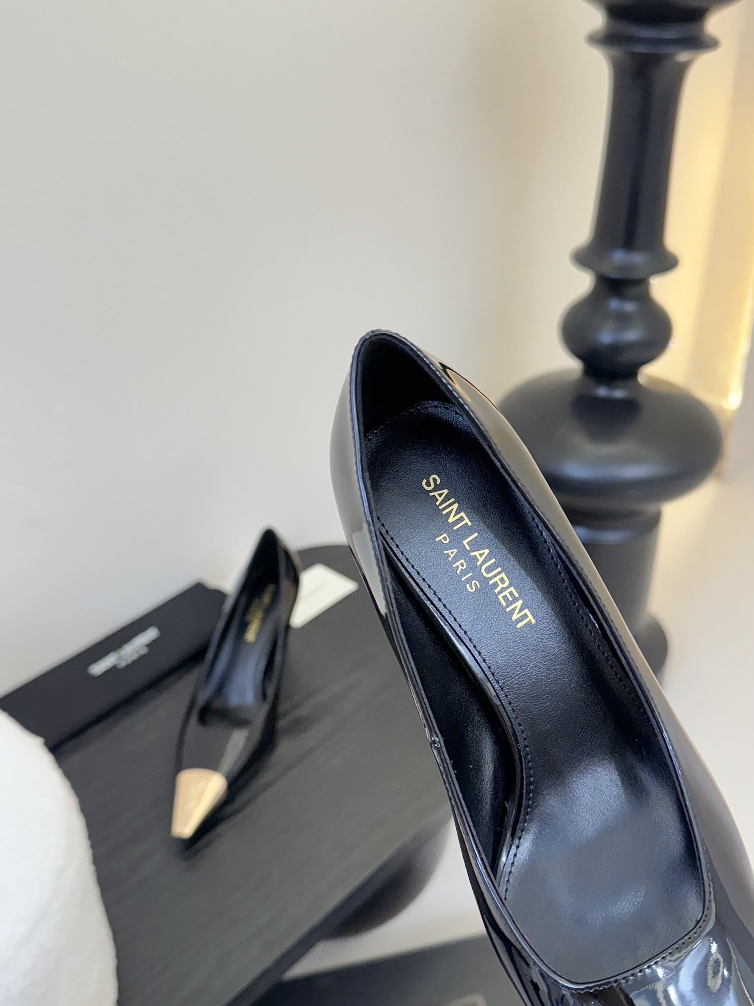 생로랑 슬링백 펌프스 유광 가죽 상세 이미지 5
