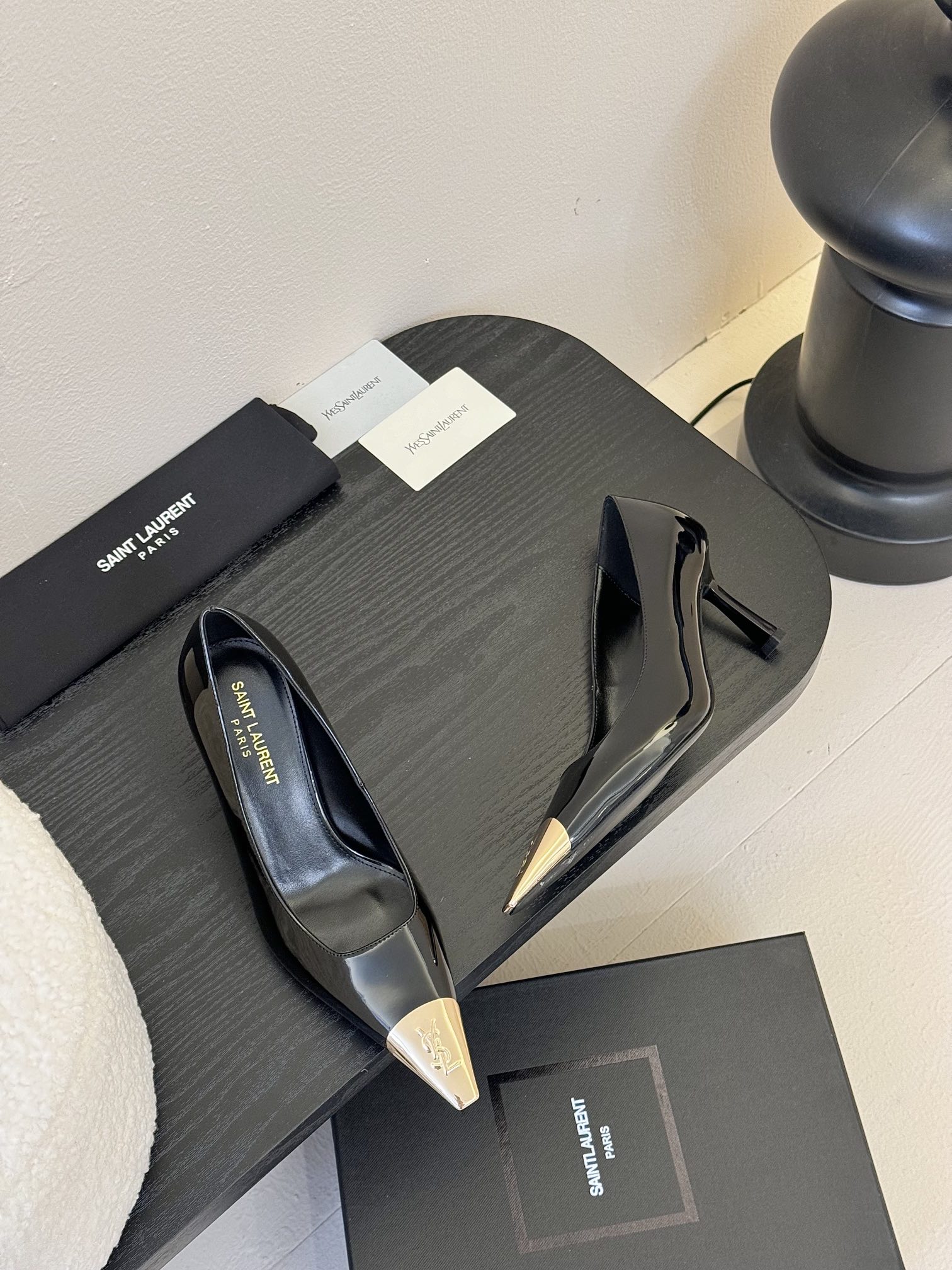 생로랑 슬링백 펌프스 유광 가죽 상세 이미지 3