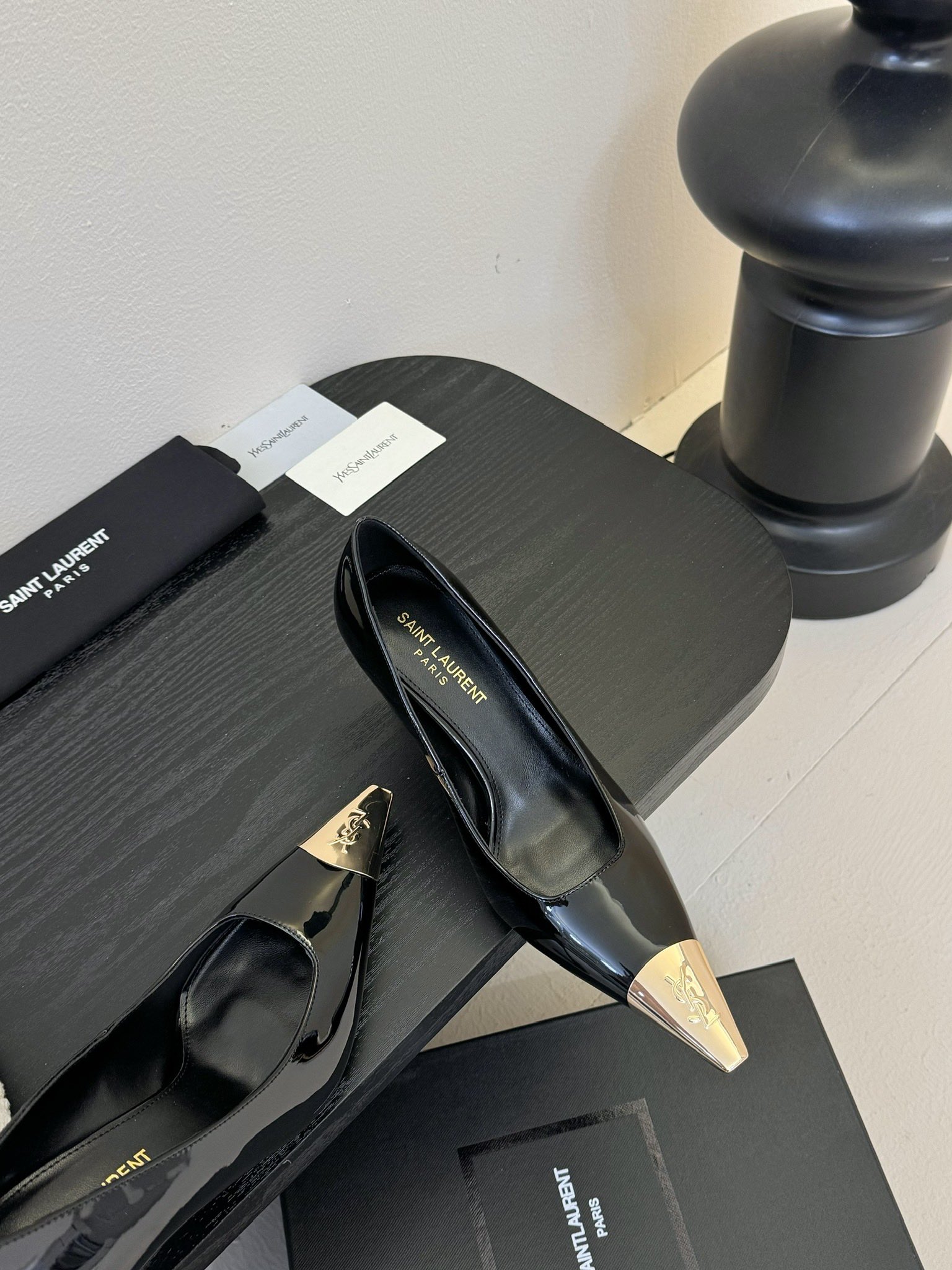 생로랑 슬링백 펌프스 유광 가죽 상세 이미지 8