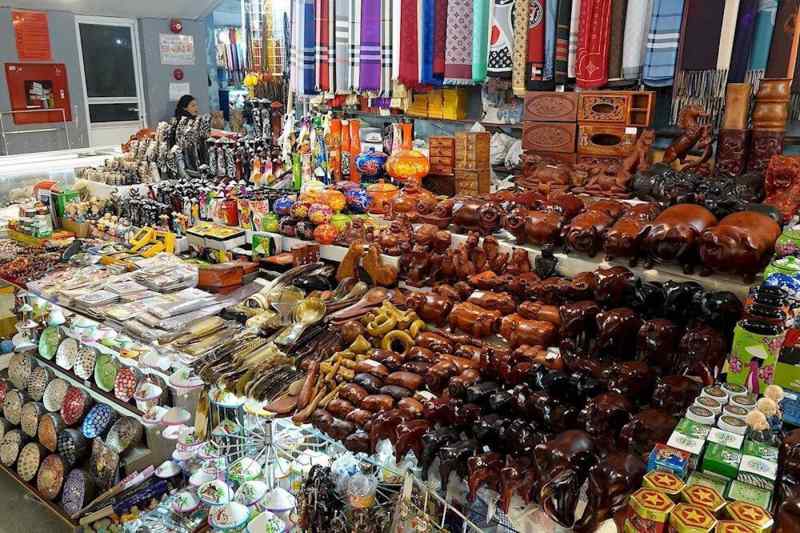 Ha Long Night Market