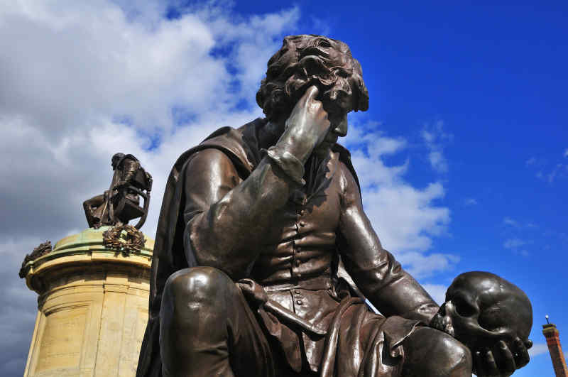 Hamlet statue in Stratford-upon-Avon