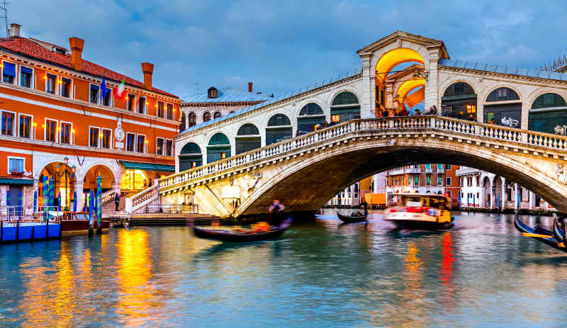 Rialto Bridge in Venice, Italy