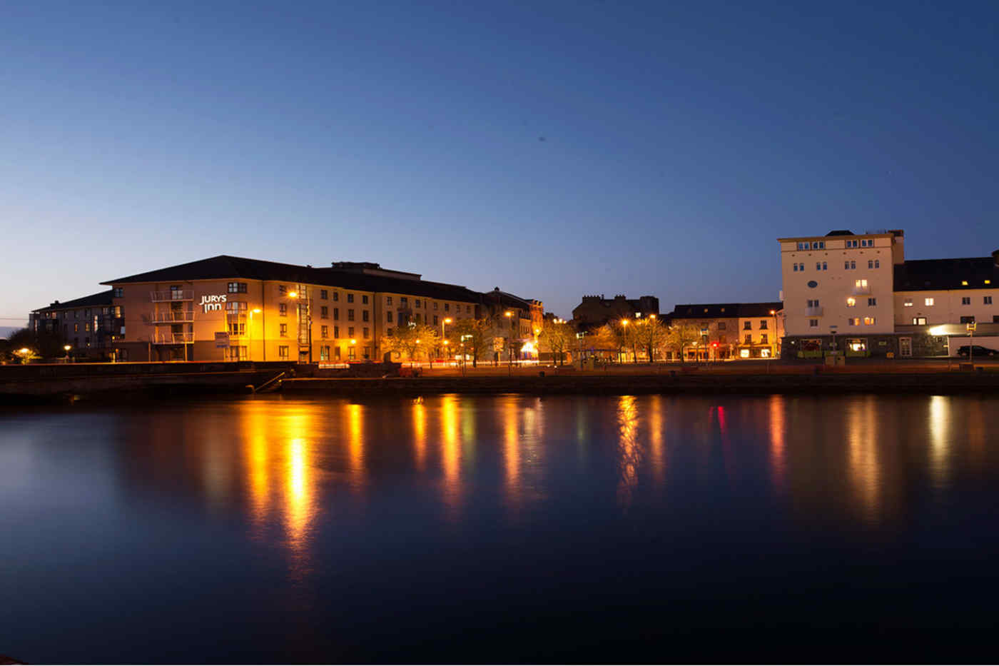Leonardo Hotel Galway, Galway | AerLingusVacationStore.com