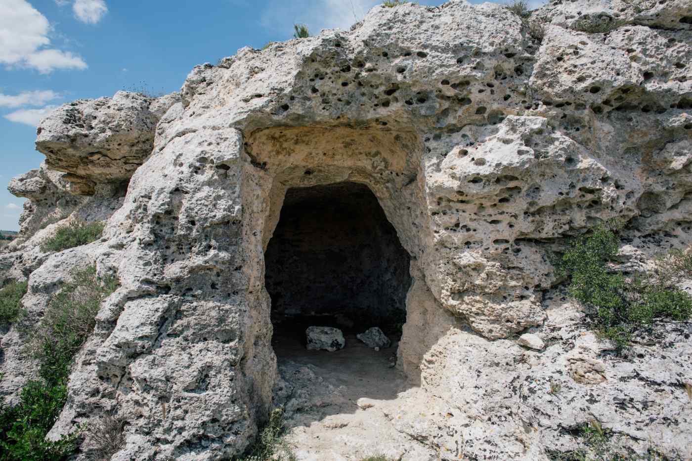 Old Cave at Paleo Pilli