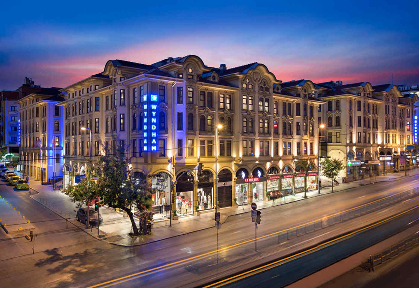 Old city hotel стамбул. Crowne Plaza Istanbul old City. Стамбул отель Wyndham. Crowne Plaza Стамбул. Crowne Plaza old City 5*.