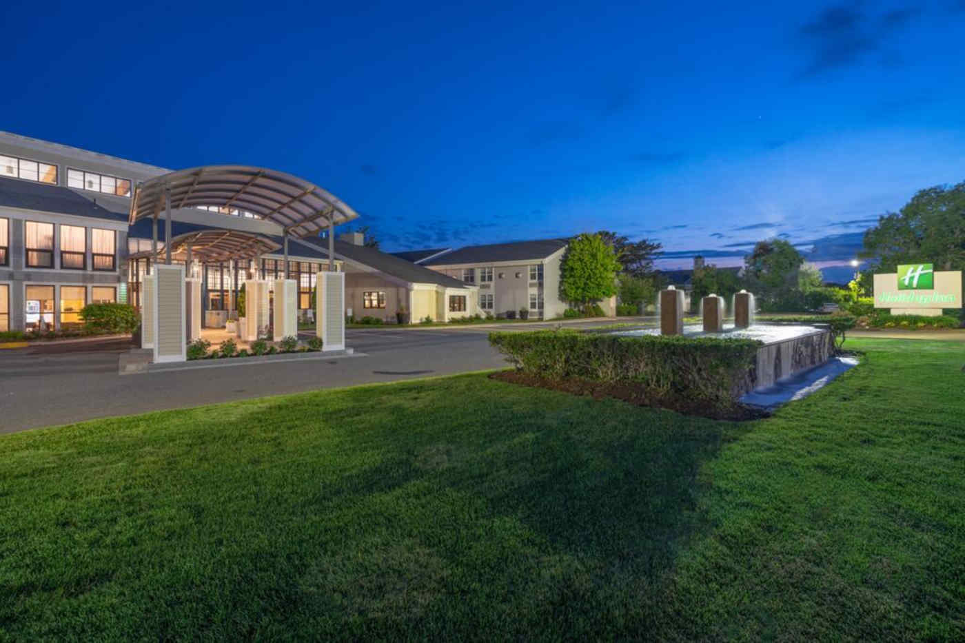 Holiday Inn Cape Cod Hyannis (HYAHRXFID), Hyannis