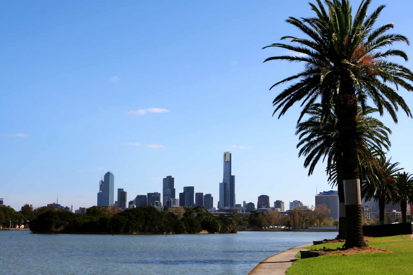 Melbourne (View from Albert Park Lake)