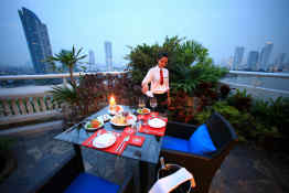 Ramada Plaza Bangkok Menam Riverside