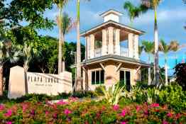 Entrance: Playa Largo Resort & Spa, Autograph Collection