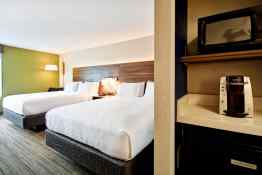 Holiday Inn Express Newport North Room