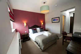 Crown Hotel - Guest Room