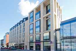 Premier Inn Edinburgh City Center Royal Mile Hotel - Exterior