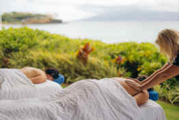 Royal Lahaina Resort & Bungalows