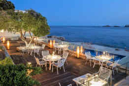 Royal Neptun Hotel Outdoor Dining Area