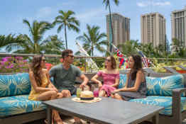 DoubleTree by Hilton Hotel Alana - Waikiki Beach