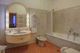 Villa Braida Locus Amoenus Guestroom Bath