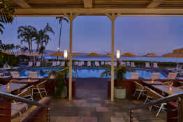 Royal Lahaina Resort & Bungalows