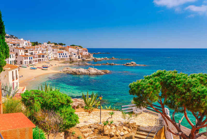 2024 Trips & Tours to Spain Vacation Packages w/ Airfare