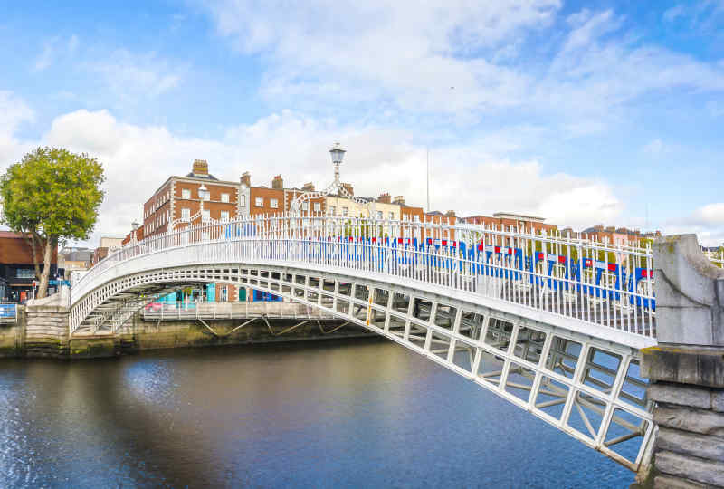 Ha'Penny Bridge in Dublin