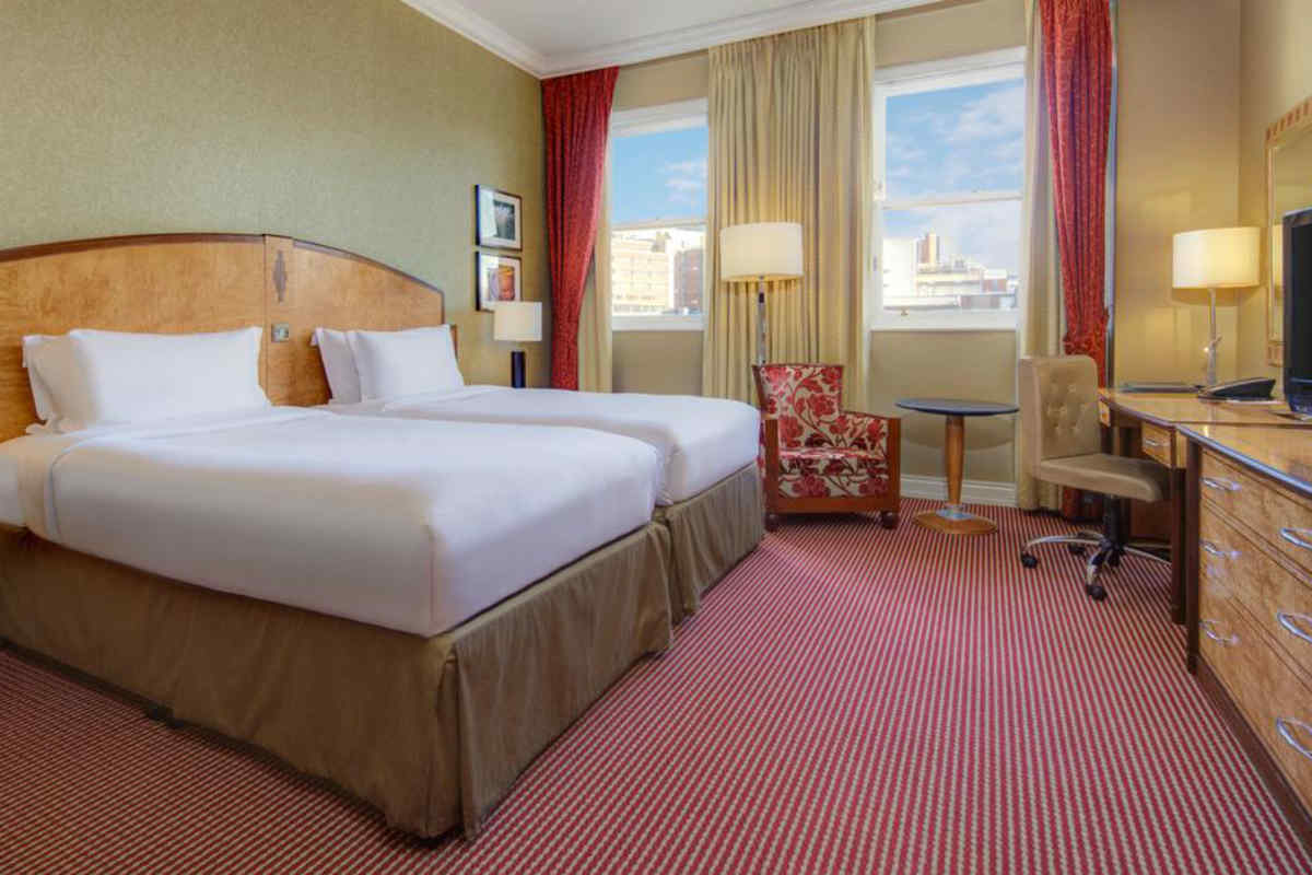 Хилтон Лондон. Hilton London Paddington. Паддингтон Хилтон отель старые фото. Гости отели фото Хилтон.