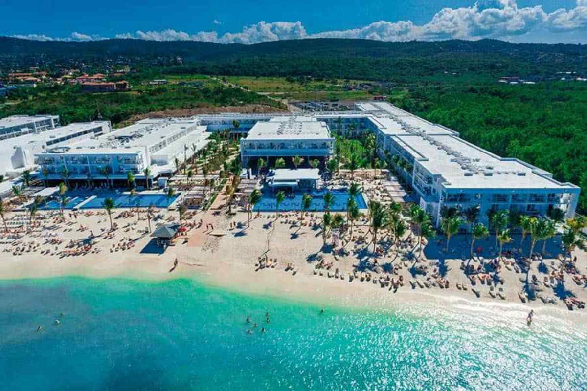 Vacation Package to Montego Bay | Montego Bay: All-Inclusive Hotel Riu