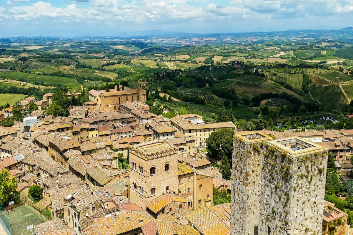 From City Splendor to Country Charm: Rome & Tuscan Villa Escorted Getaway