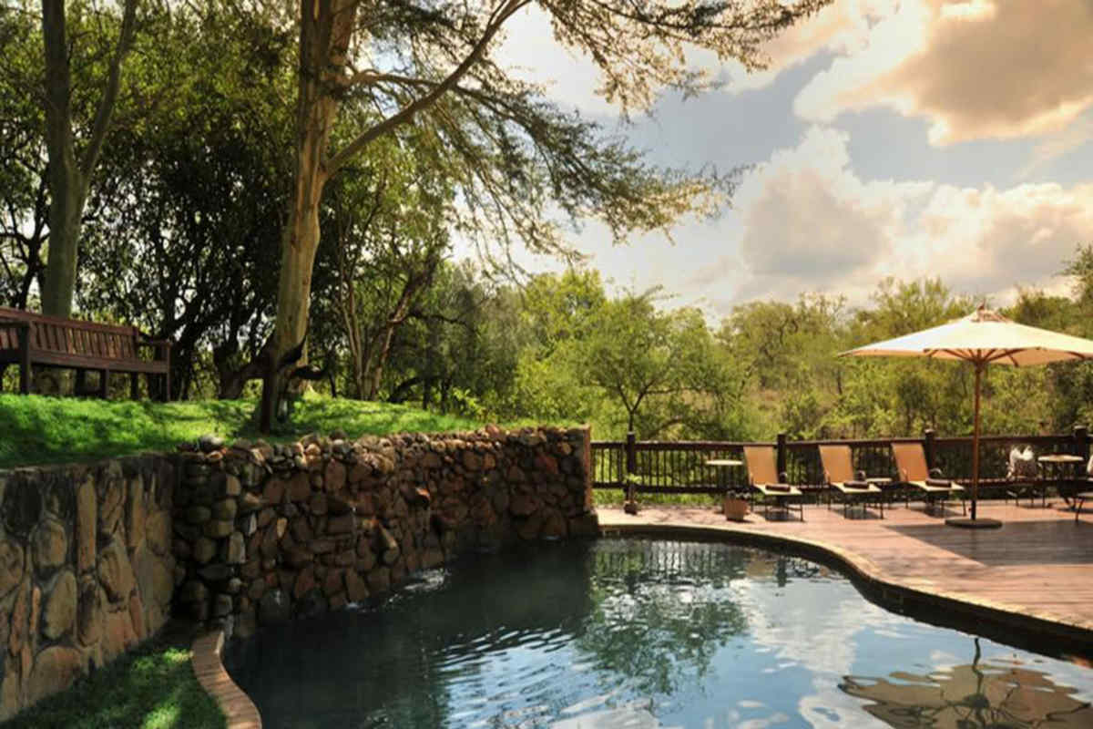 Thornybush Waterside Lodge, Thornybush Game Reserve ...