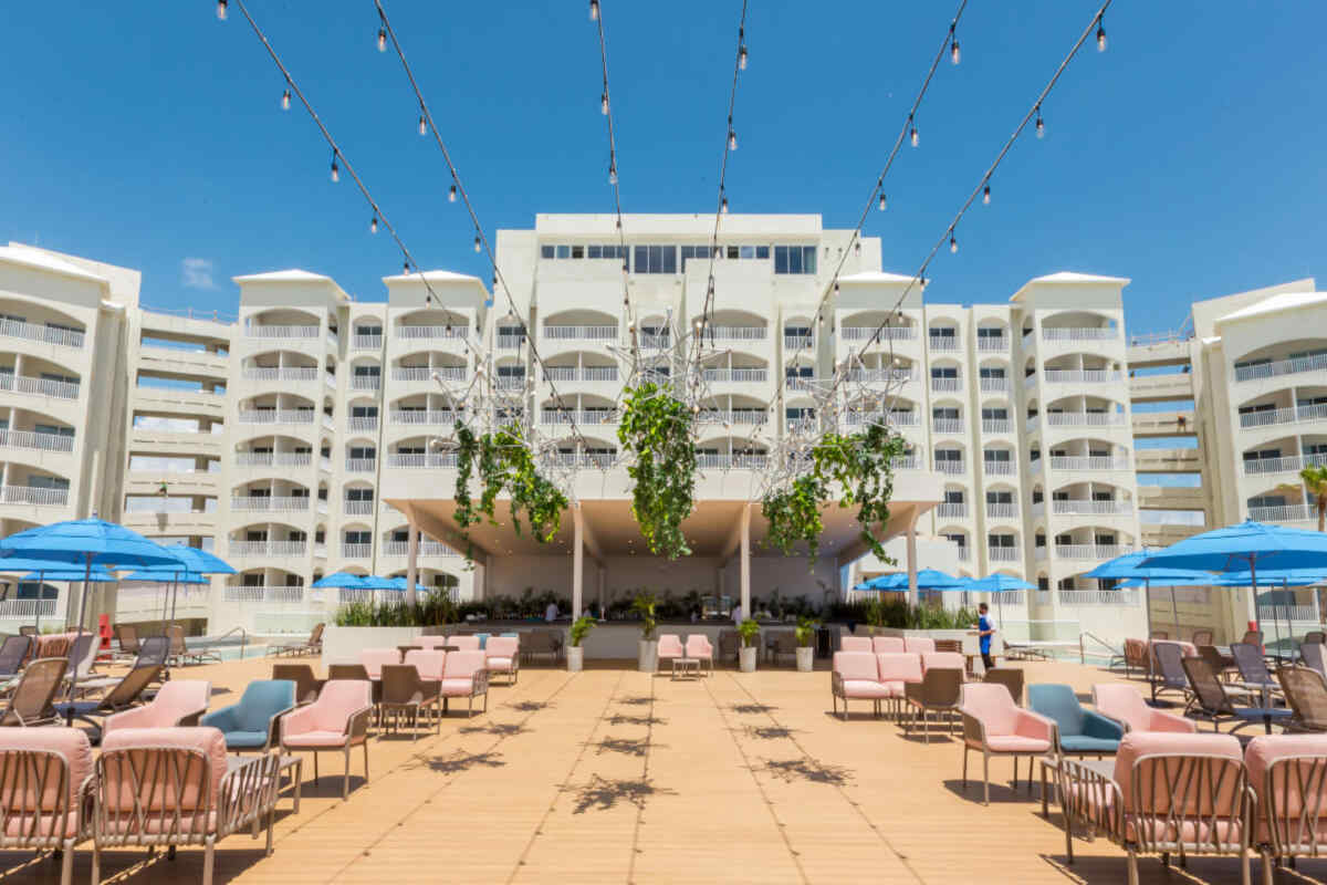 All inclusive resort in Cancun Mexico oceanfront premium suite