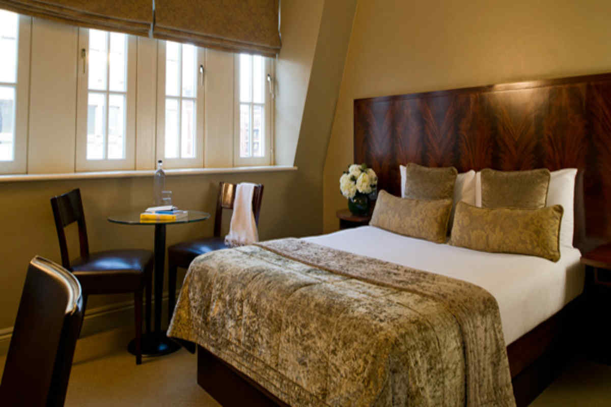 Radisson Blu Edwardian Grafton Hotel, London | AerLingusVacationStore.com