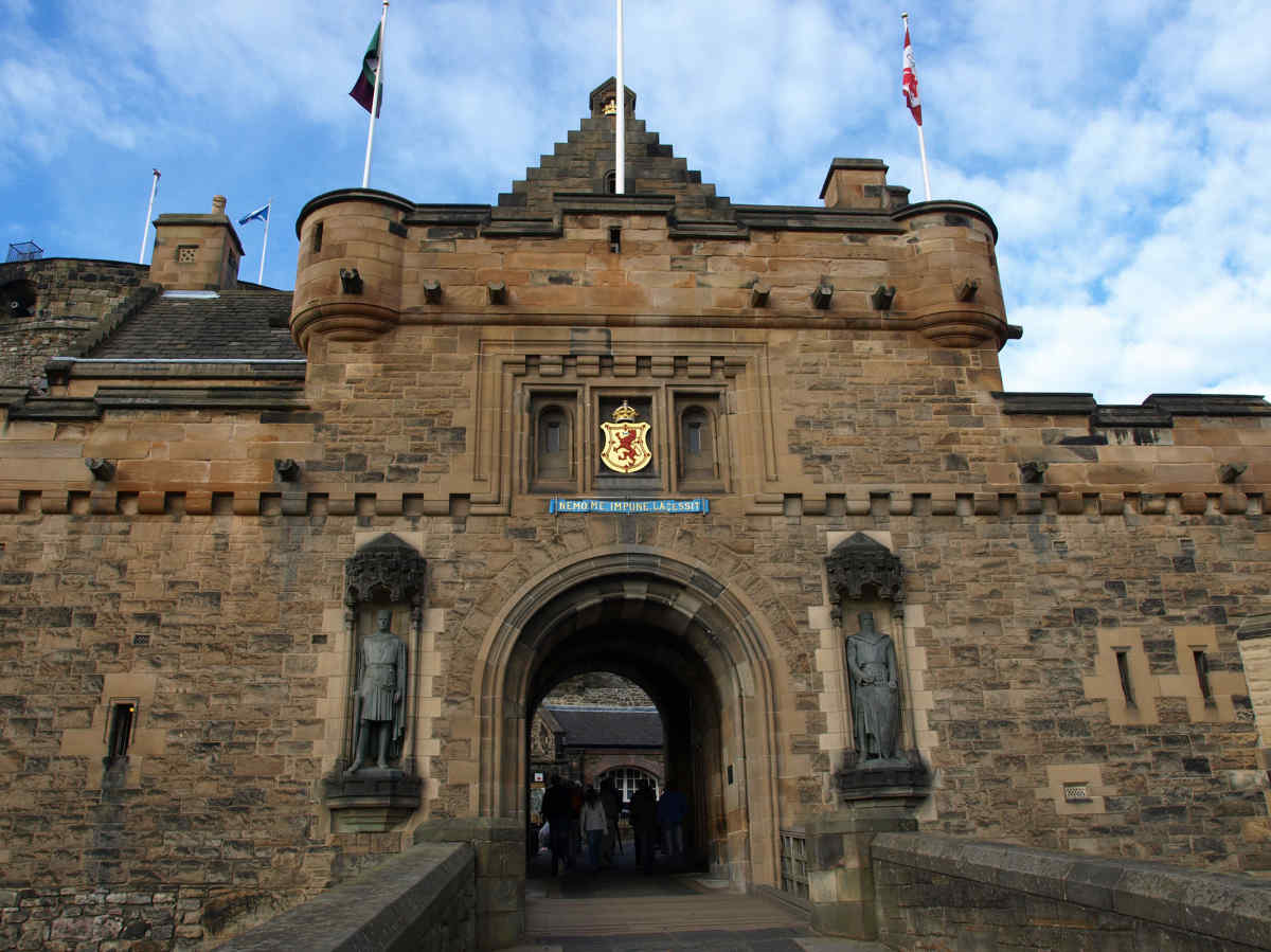 Explore Ireland & Scotland: Cities, Castles & B&Bs - Vacation Package ...