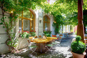 Beer Garden - Hotel Hirsch